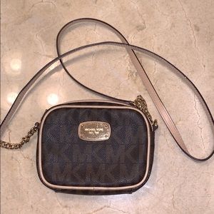 Micheal Kors purse